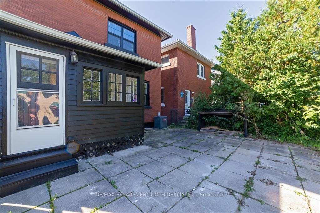 Photo 24 of 210 Maple Avenue, Welland, Broadway — HOMEH