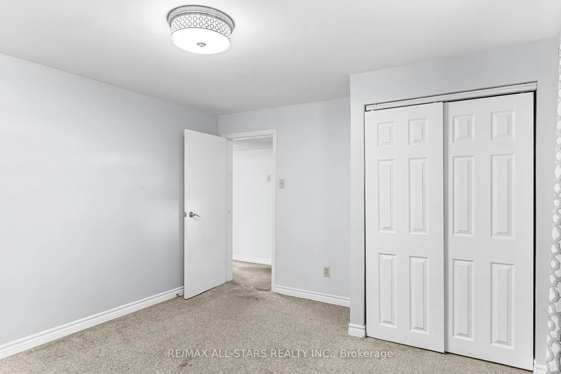 Photo 17 of 126 Marina Boulevard, Peterborough, Northcrest Ward 5 — HOMEH