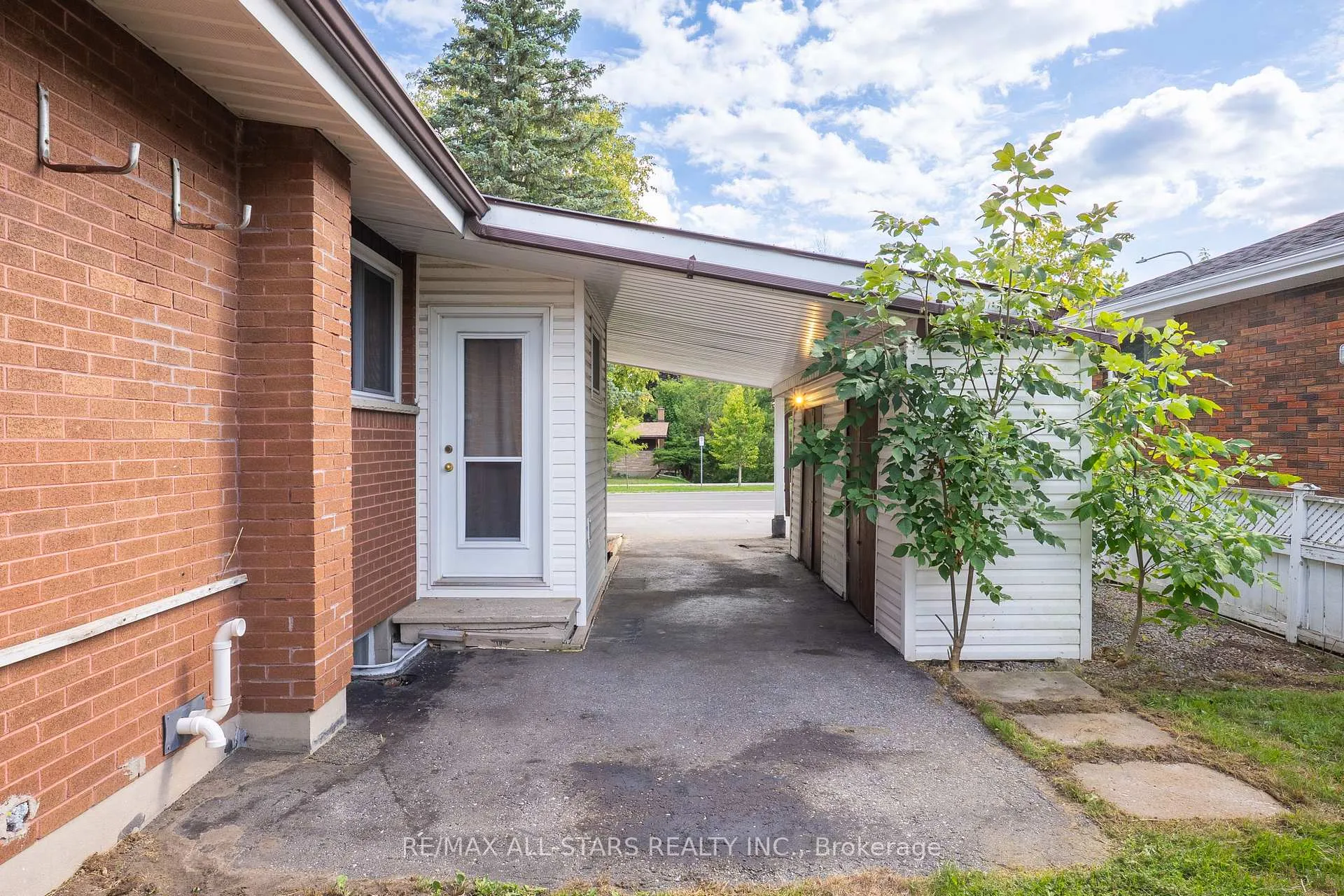 Photo 21 of 126 Marina Boulevard, Peterborough, Northcrest Ward 5 — HOMEH