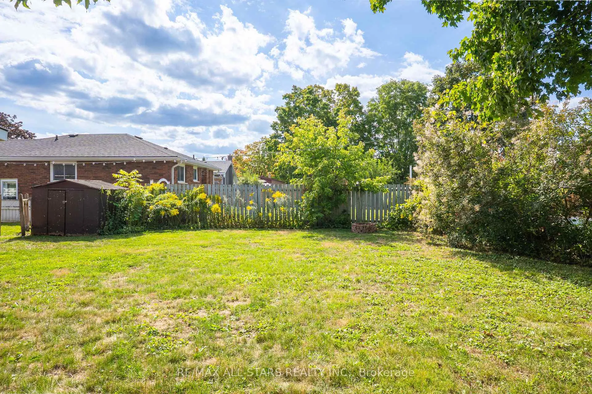 Photo 22 of 126 Marina Boulevard, Peterborough, Northcrest Ward 5 — HOMEH