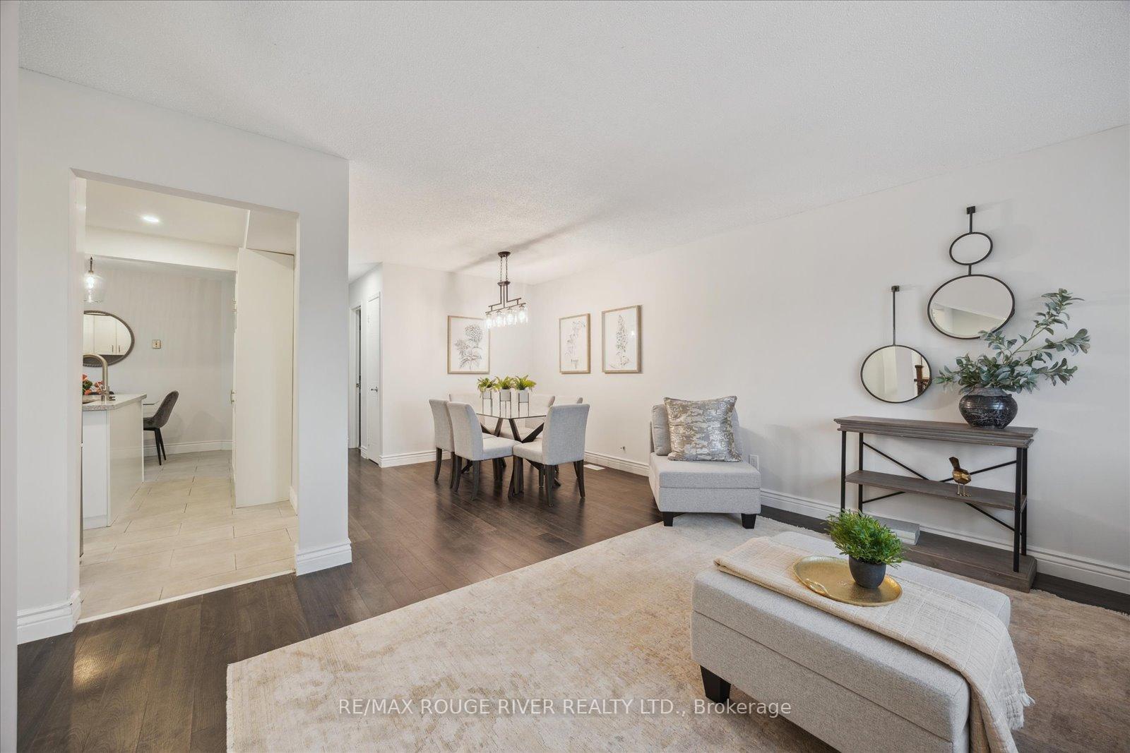 Photo 9 of 817 Bennett Crescent, Oshawa, Pinecrest — HOMEH