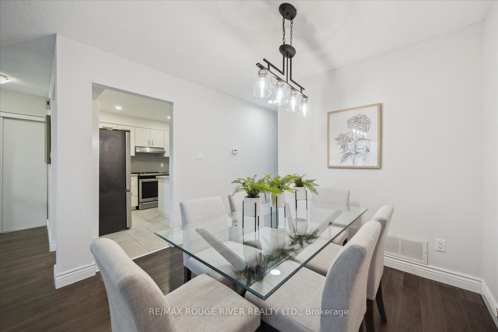 Photo 11 of 817 Bennett Crescent, Oshawa, Pinecrest — HOMEH