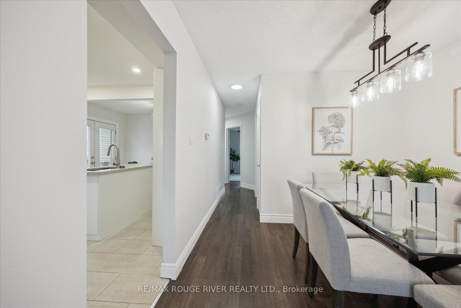 Photo 13 of 817 Bennett Crescent, Oshawa, Pinecrest — HOMEH