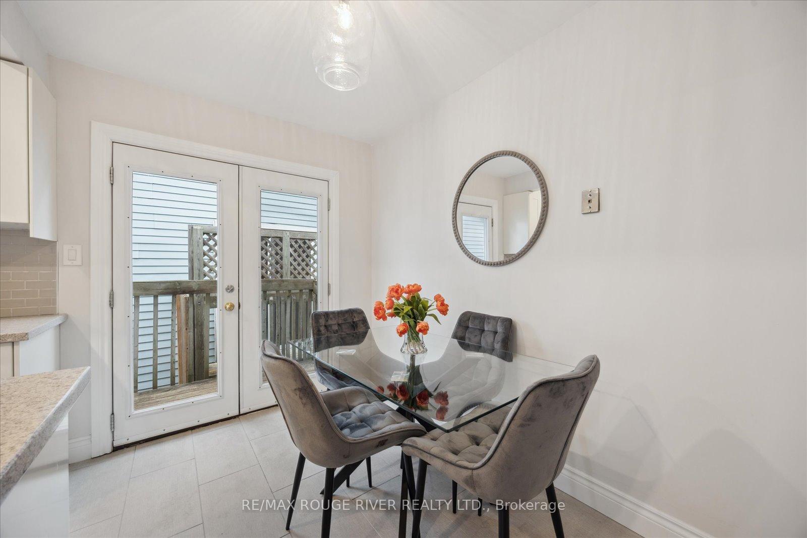 Photo 18 of 817 Bennett Crescent, Oshawa, Pinecrest — HOMEH