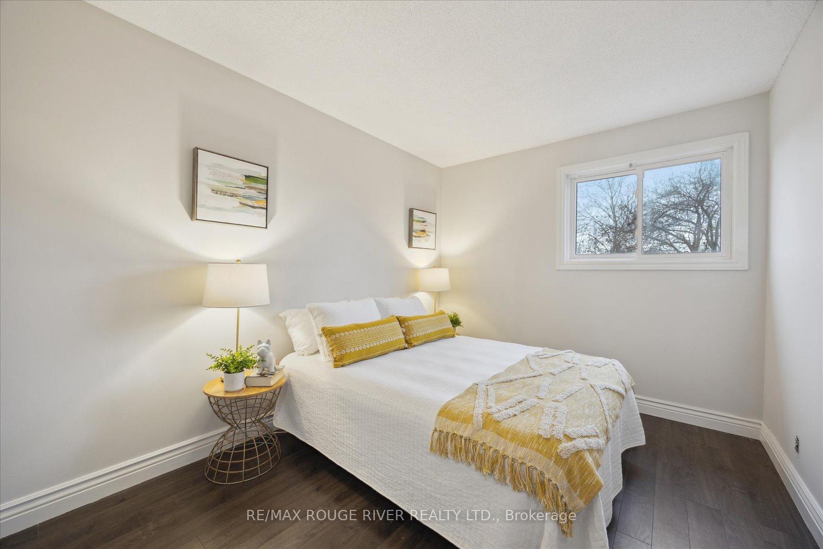 Photo 22 of 817 Bennett Crescent, Oshawa, Pinecrest — HOMEH