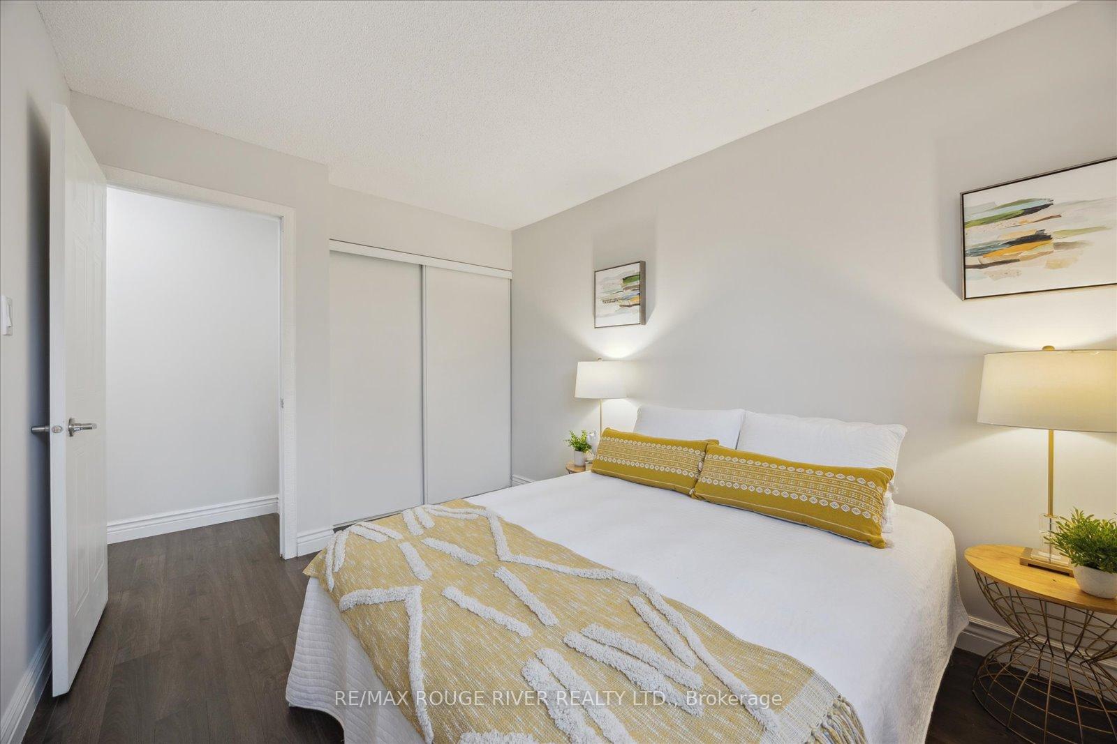 Photo 23 of 817 Bennett Crescent, Oshawa, Pinecrest — HOMEH