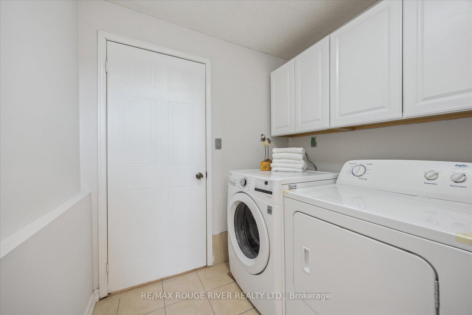 Photo 26 of 817 Bennett Crescent, Oshawa, Pinecrest — HOMEH