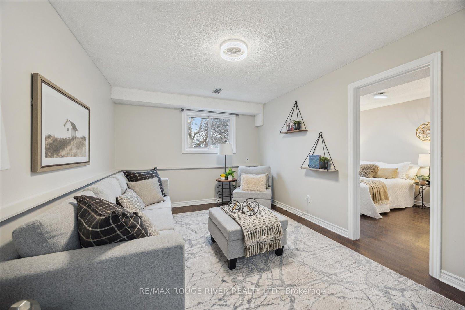 Photo 29 of 817 Bennett Crescent, Oshawa, Pinecrest — HOMEH