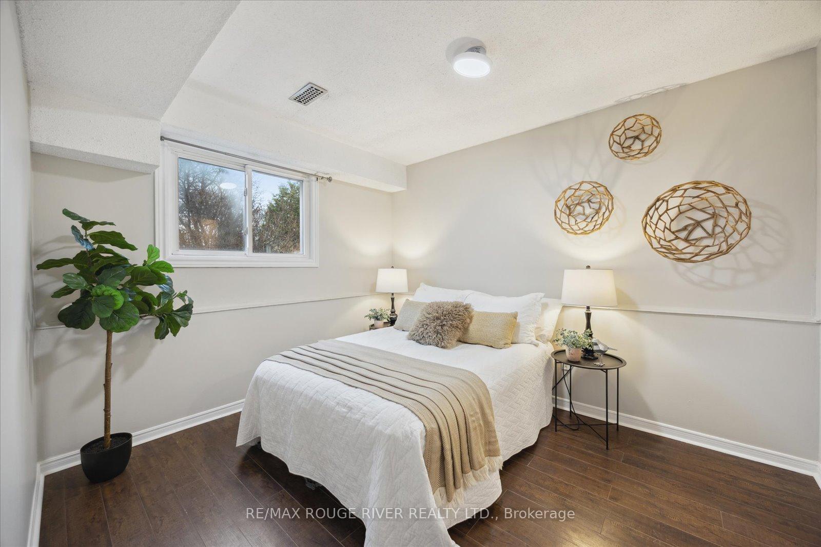 Photo 34 of 817 Bennett Crescent, Oshawa, Pinecrest — HOMEH