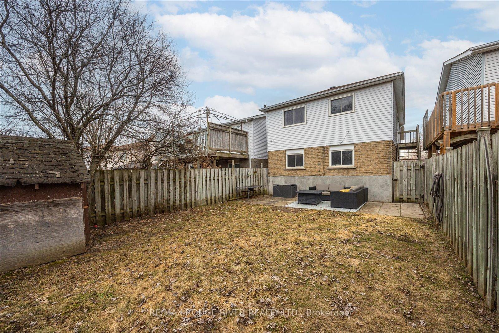 Photo 41 of 817 Bennett Crescent, Oshawa, Pinecrest — HOMEH