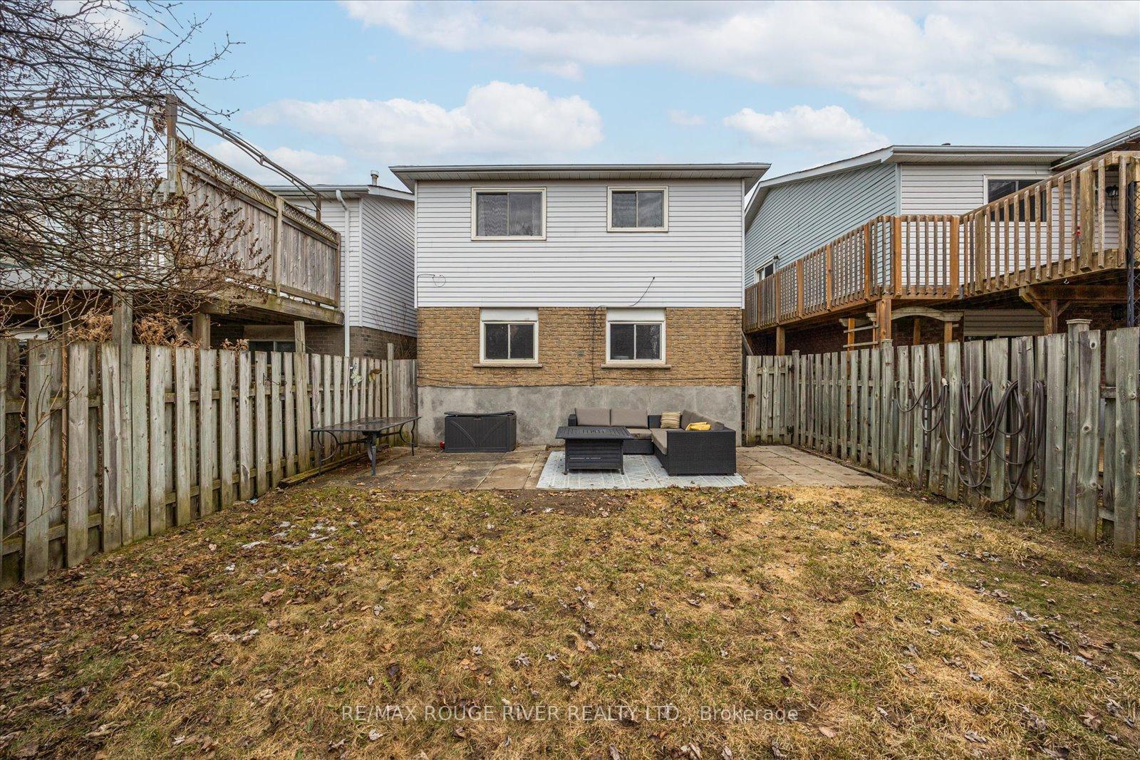 Photo 42 of 817 Bennett Crescent, Oshawa, Pinecrest — HOMEH
