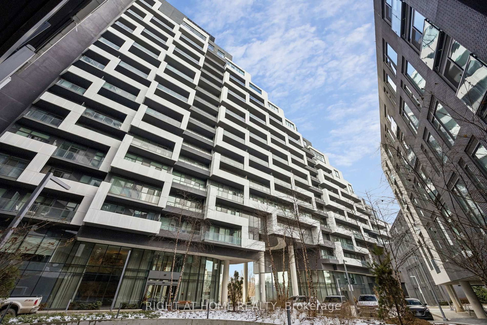 Photo 10 of Unit 560, 25 Adra Grado Way, North York, Bayview Village — HOMEH