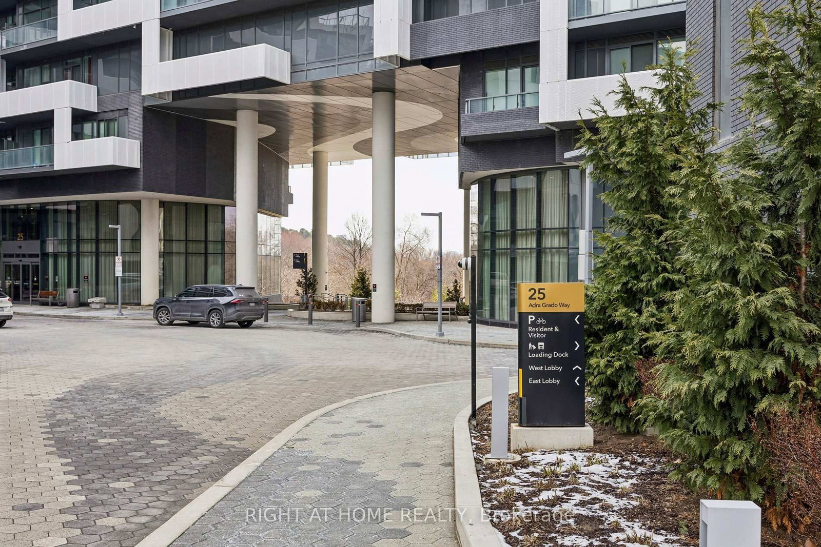 Photo 2 of Unit 560, 25 Adra Grado Way, North York, Bayview Village — HOMEH