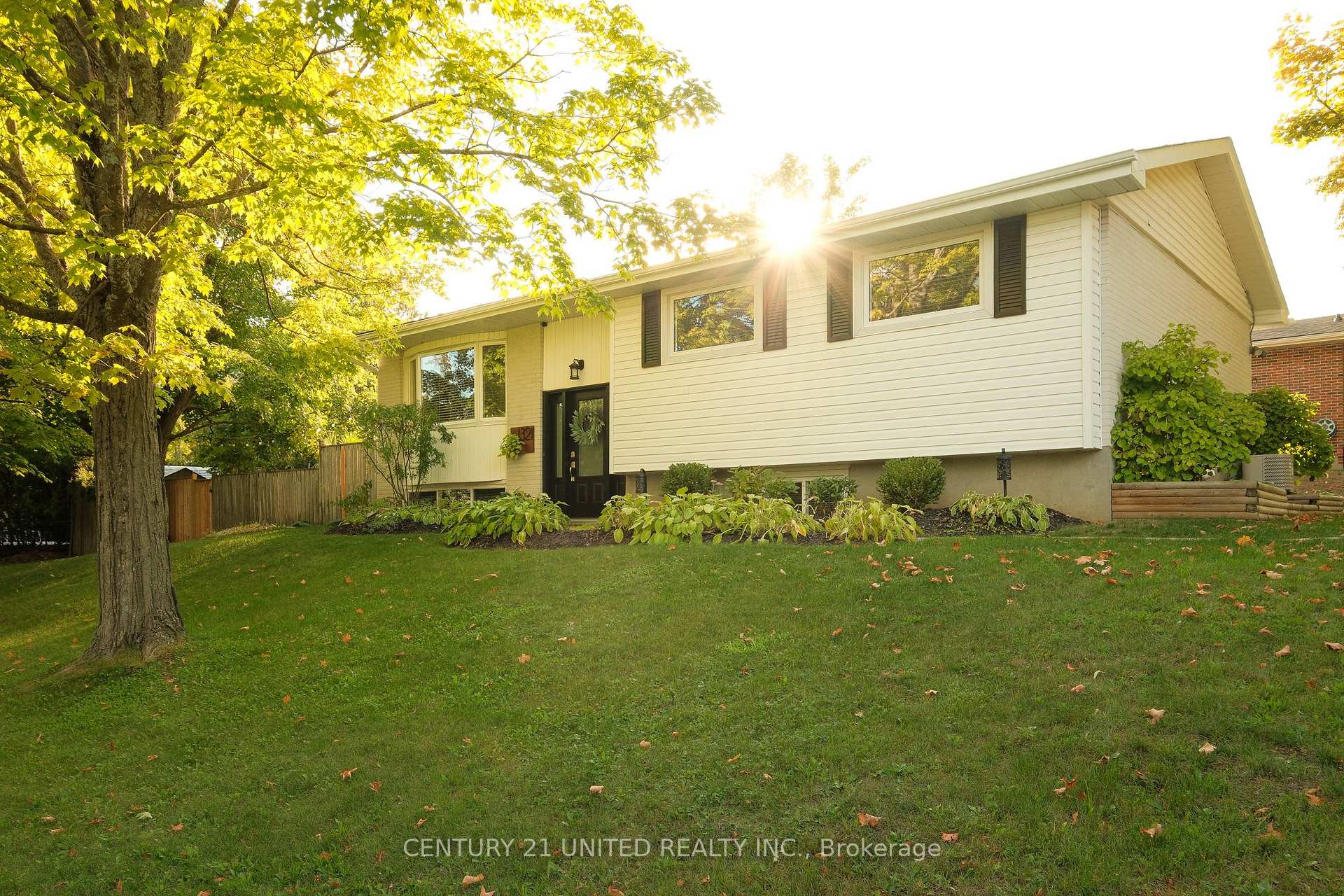 Photo 1 of 1321 Keewatin Boulevard, Peterborough, Northcrest Ward 5 — HOMEH