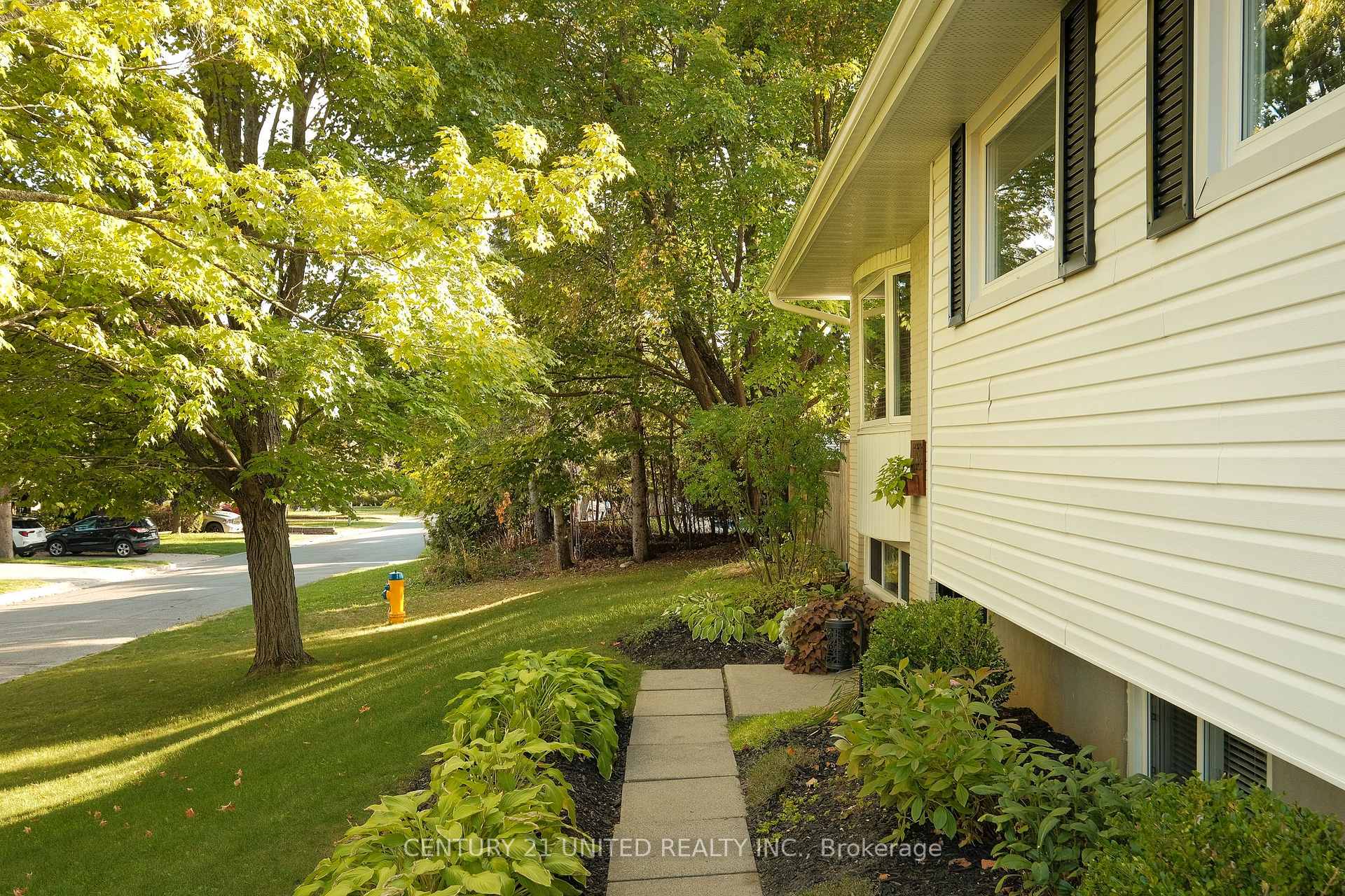 Photo 37 of 1321 Keewatin Boulevard, Peterborough, Northcrest Ward 5 — HOMEH