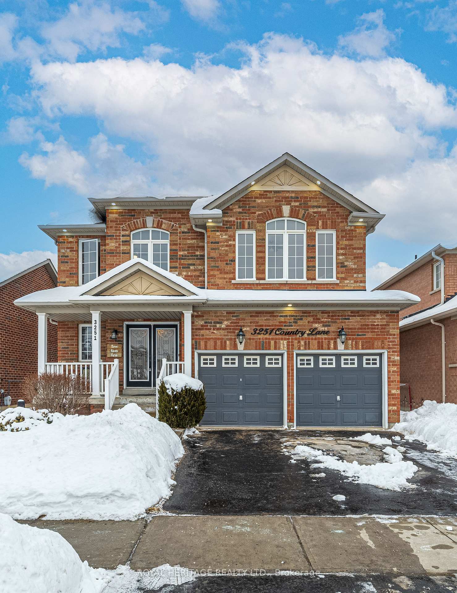 Front of 3251 Country Lane