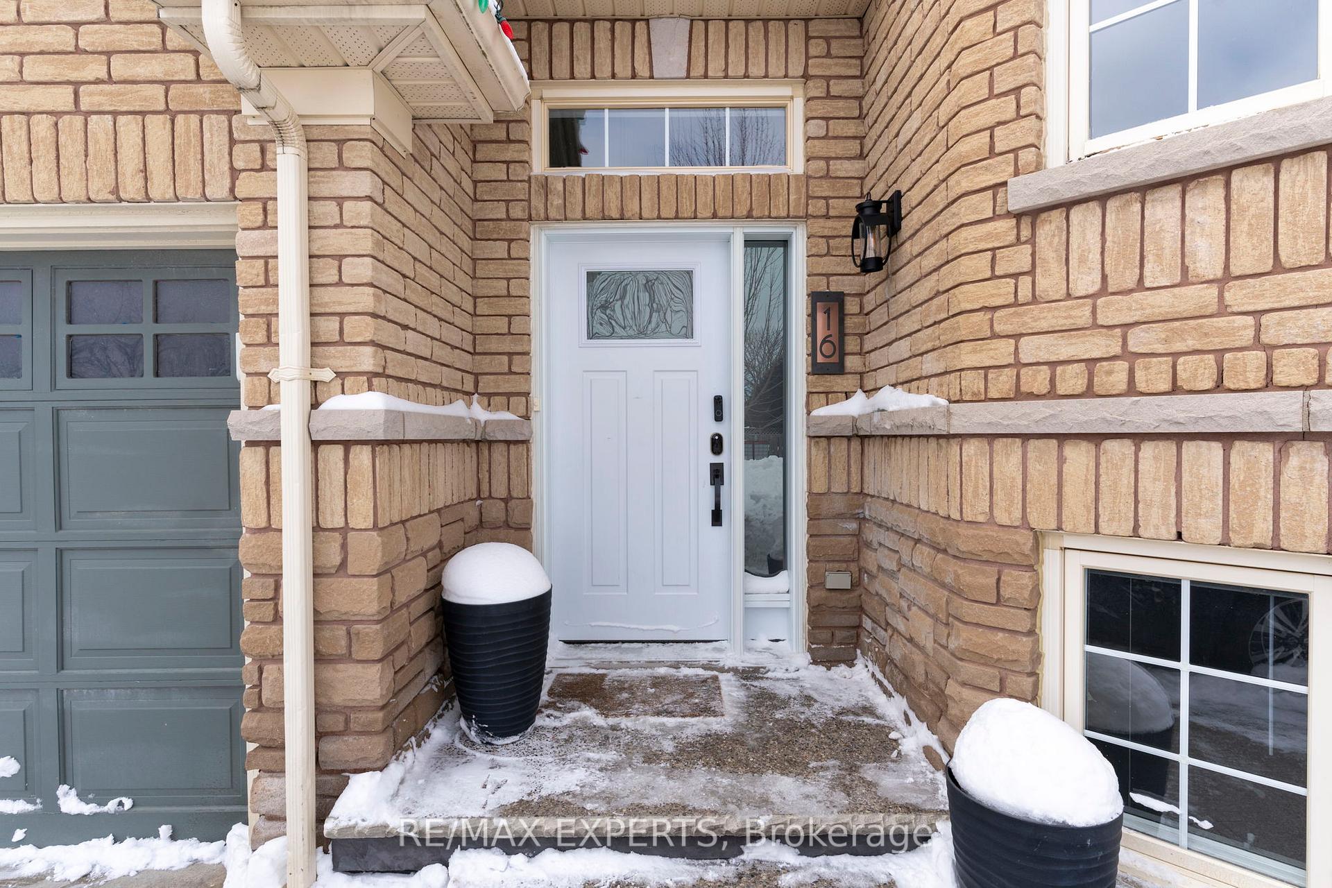 Photo 3 of 16 Bakerville Street, Whitby, Rolling Acres — HOMEH