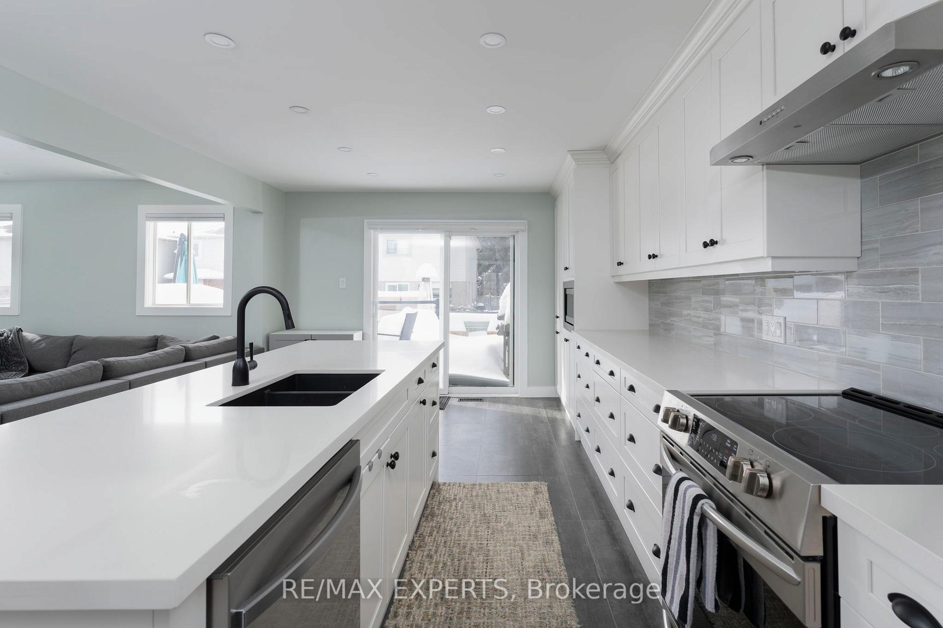 Photo 14 of 16 Bakerville Street, Whitby, Rolling Acres — HOMEH