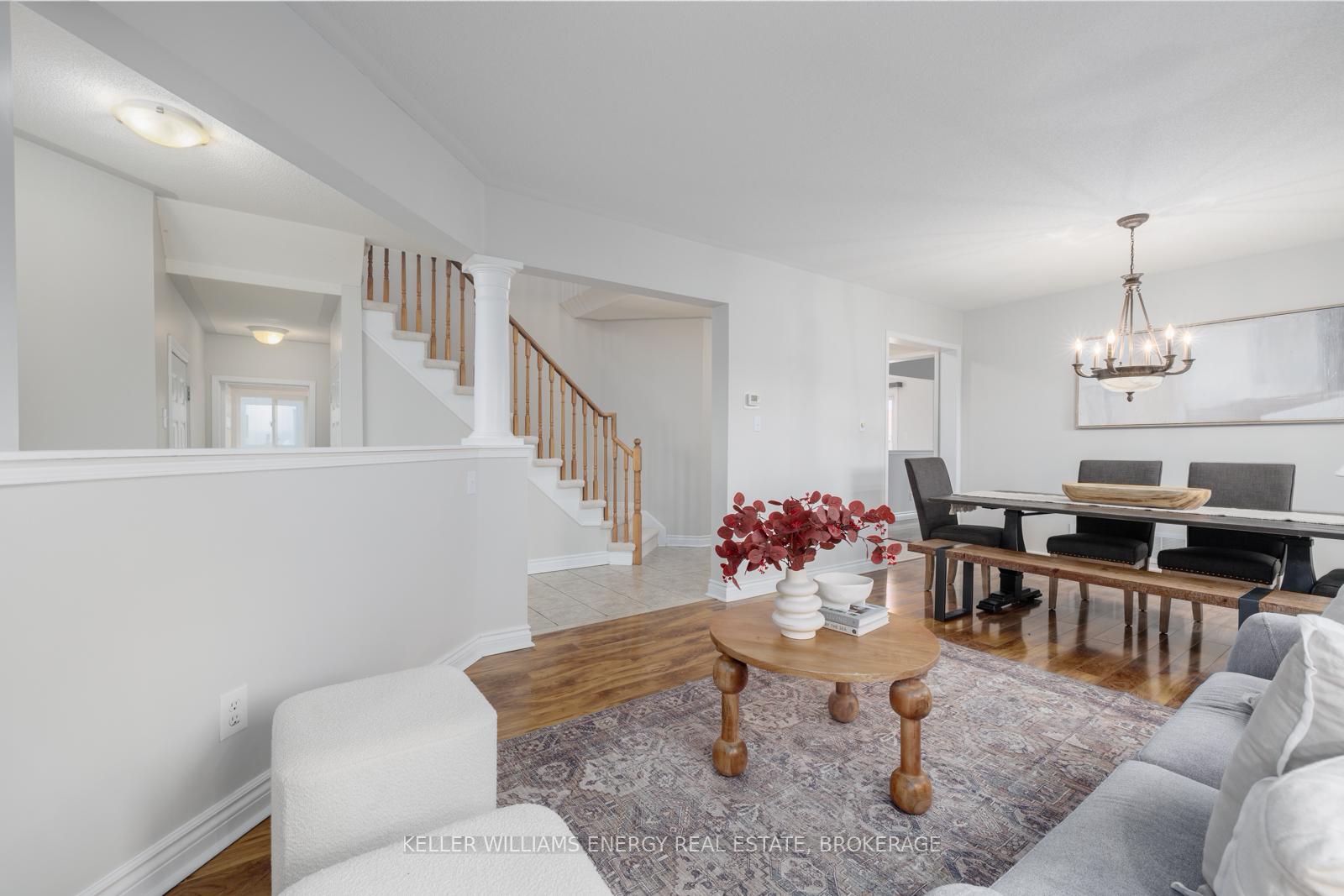 Photo 5 of 1090 Loganberry Street, Oshawa, Pinecrest — HOMEH