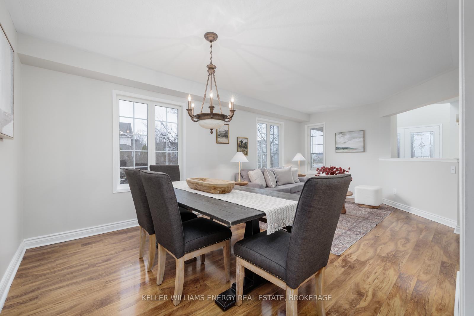 Photo 8 of 1090 Loganberry Street, Oshawa, Pinecrest — HOMEH