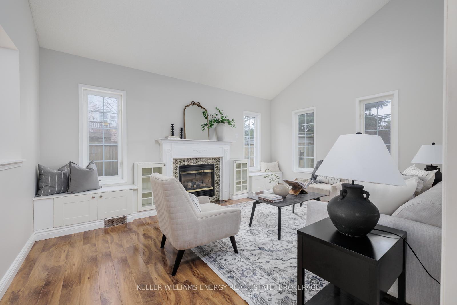 Photo 9 of 1090 Loganberry Street, Oshawa, Pinecrest — HOMEH