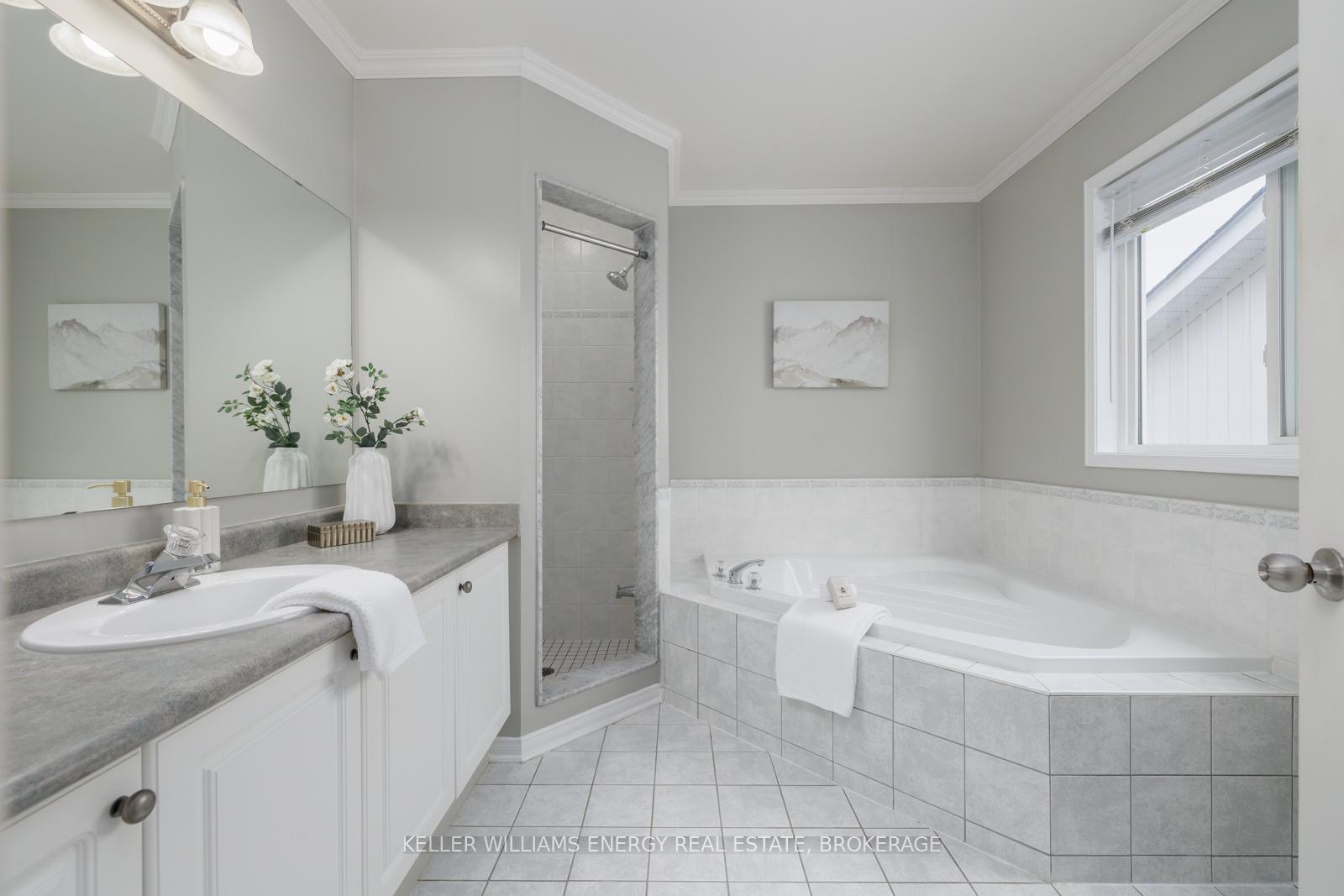 Photo 22 of 1090 Loganberry Street, Oshawa, Pinecrest — HOMEH