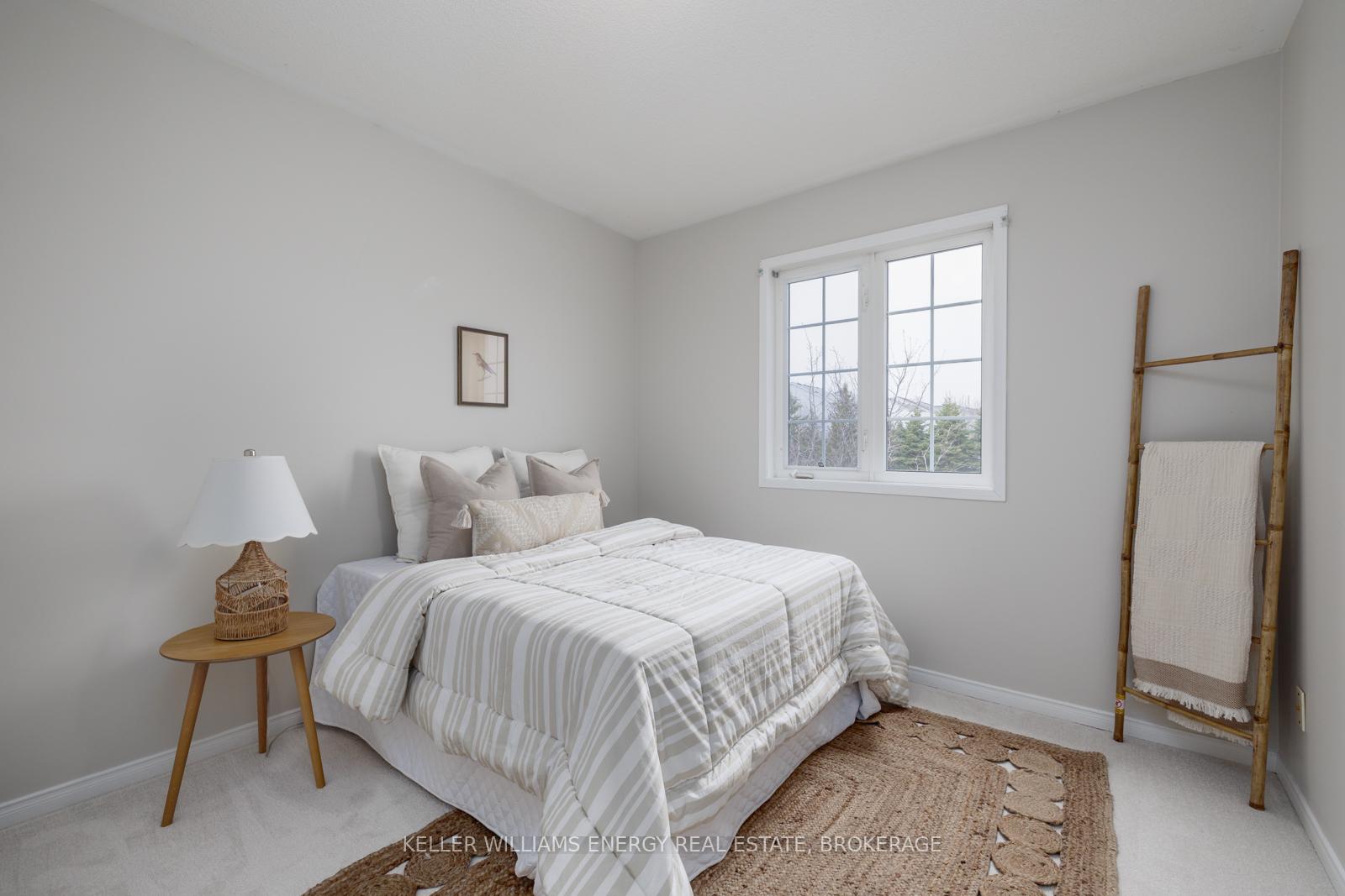 Photo 23 of 1090 Loganberry Street, Oshawa, Pinecrest — HOMEH