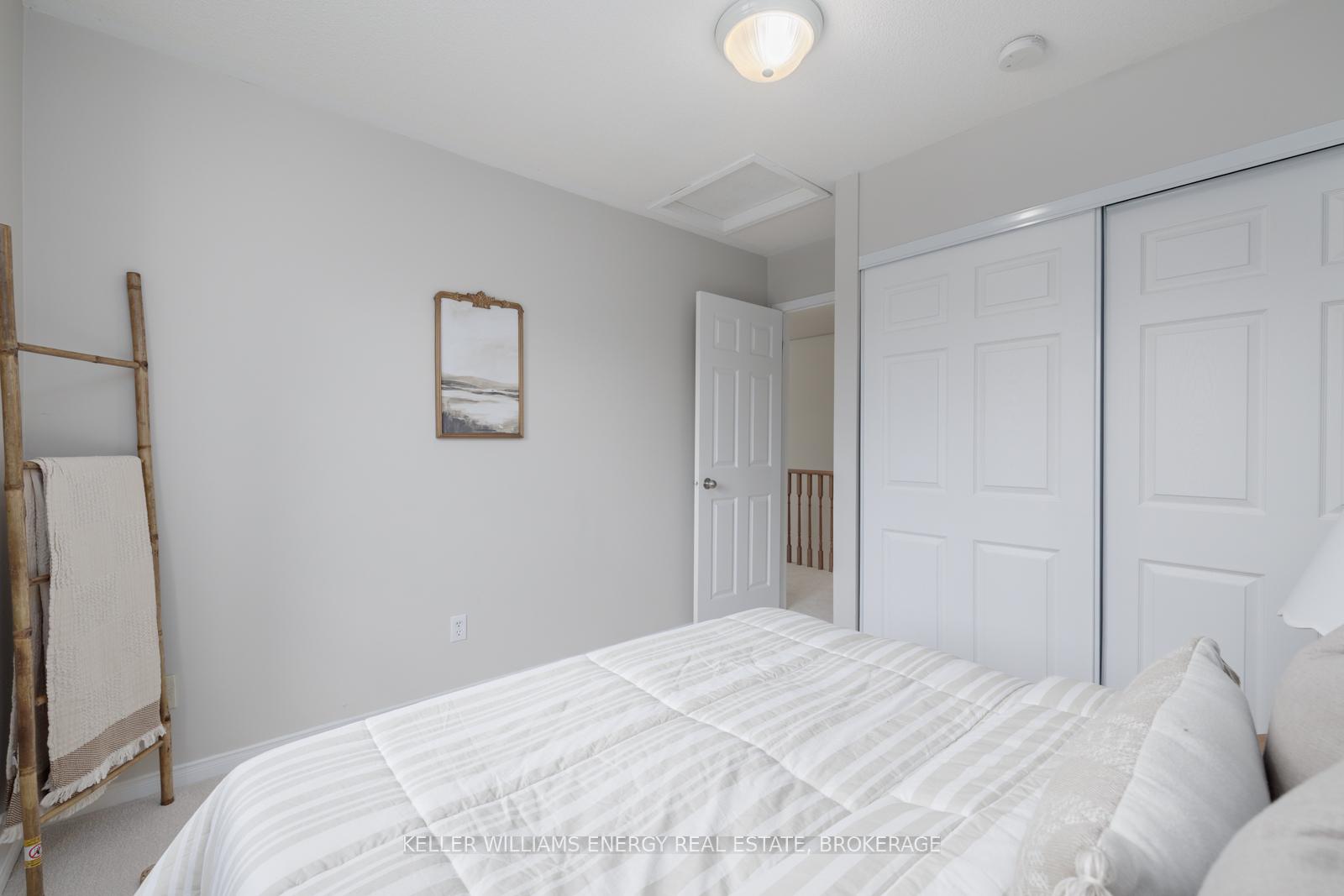 Photo 24 of 1090 Loganberry Street, Oshawa, Pinecrest — HOMEH