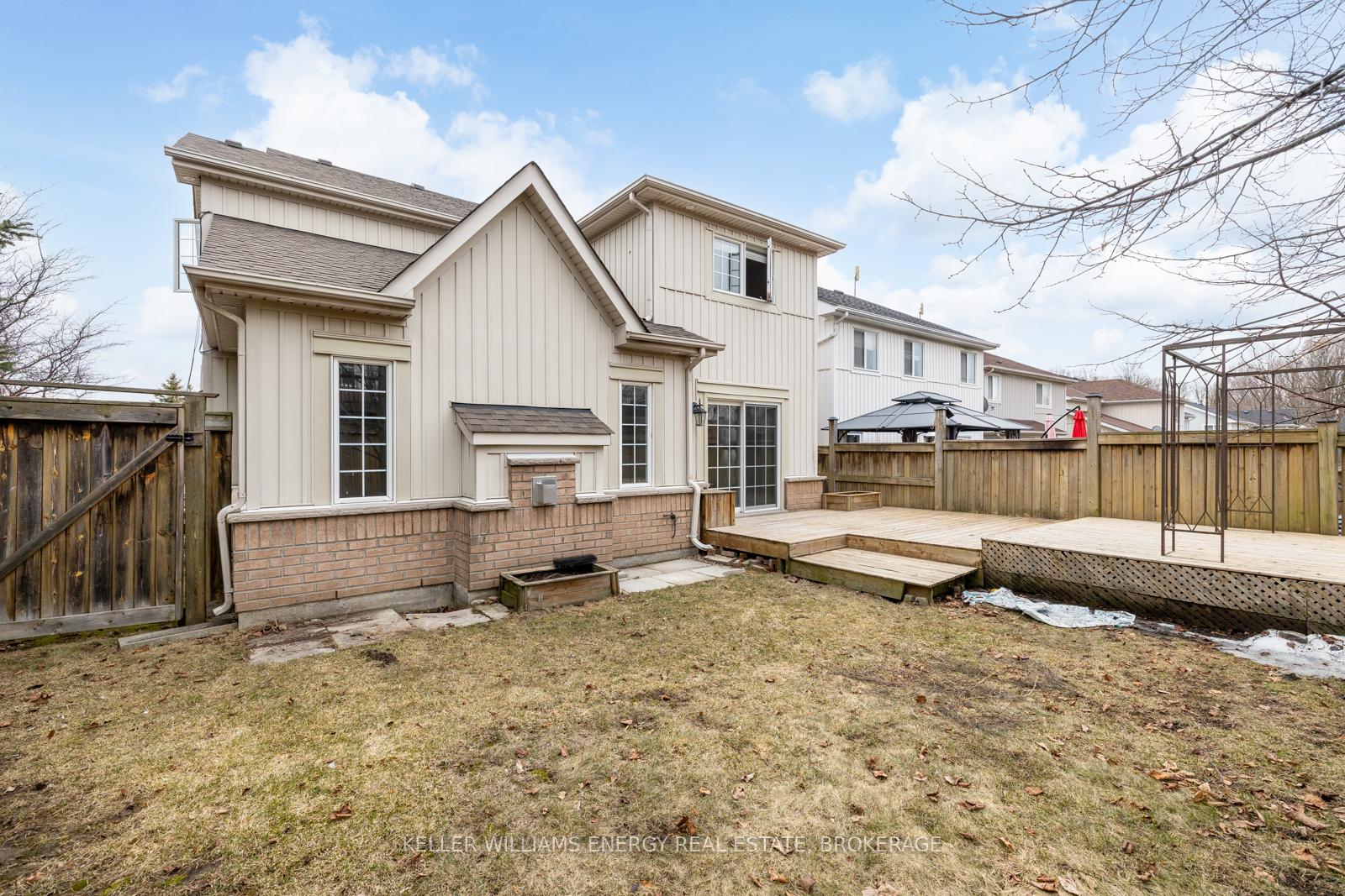 Photo 31 of 1090 Loganberry Street, Oshawa, Pinecrest — HOMEH