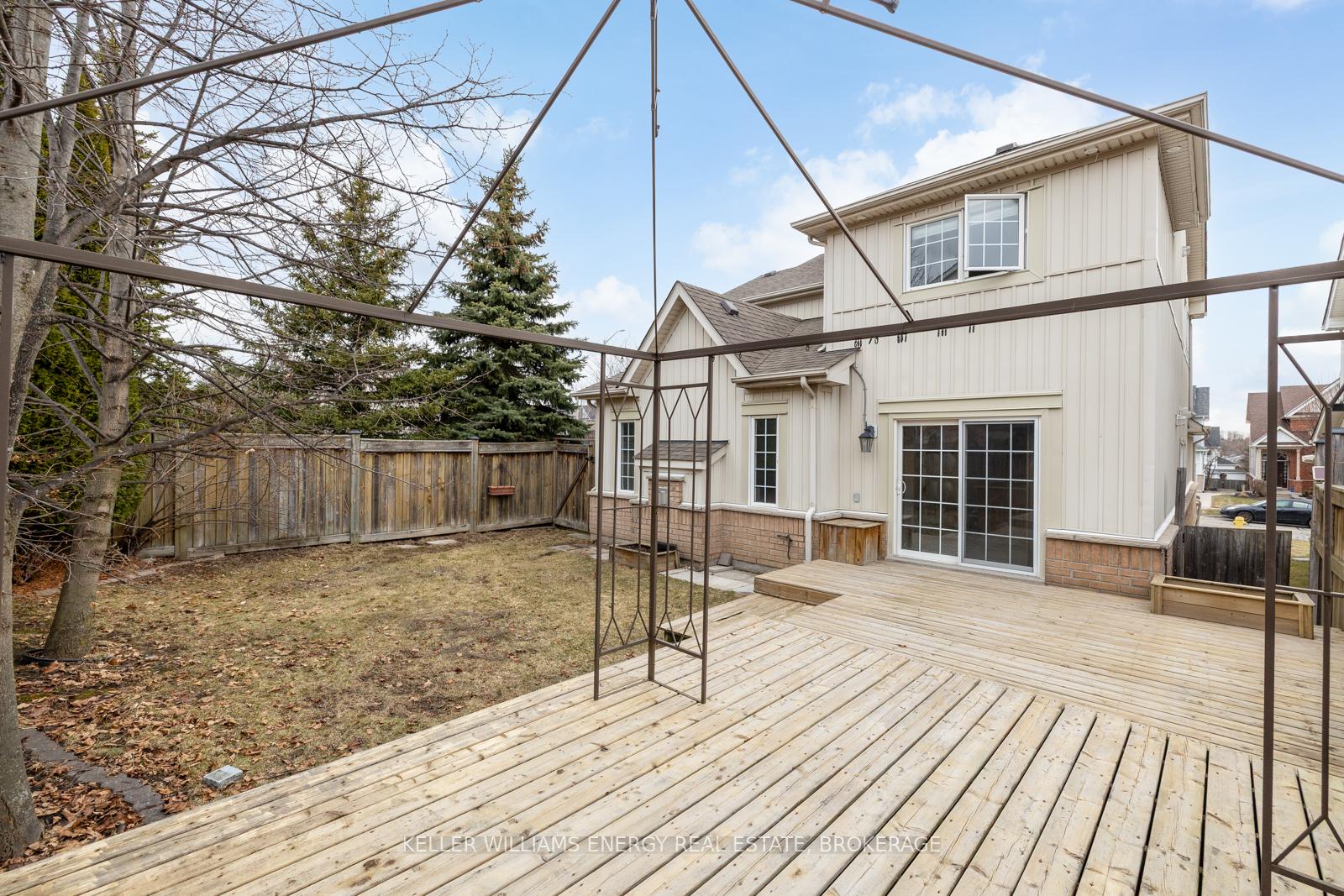 Photo 32 of 1090 Loganberry Street, Oshawa, Pinecrest — HOMEH
