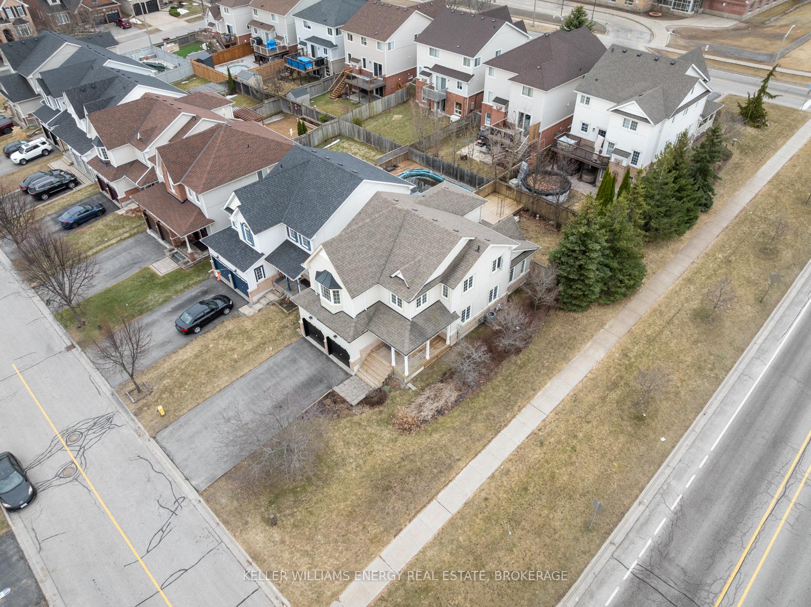 Photo 37 of 1090 Loganberry Street, Oshawa, Pinecrest — HOMEH