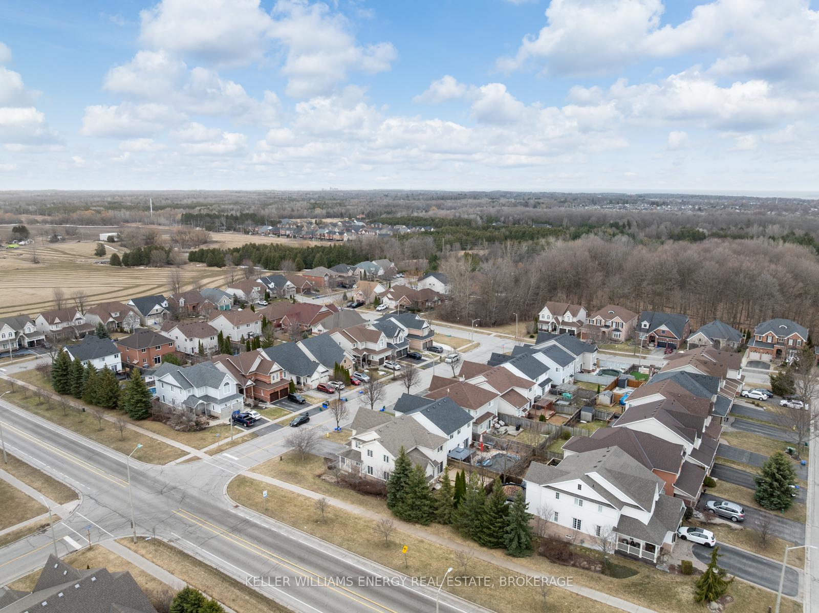 Photo 40 of 1090 Loganberry Street, Oshawa, Pinecrest — HOMEH