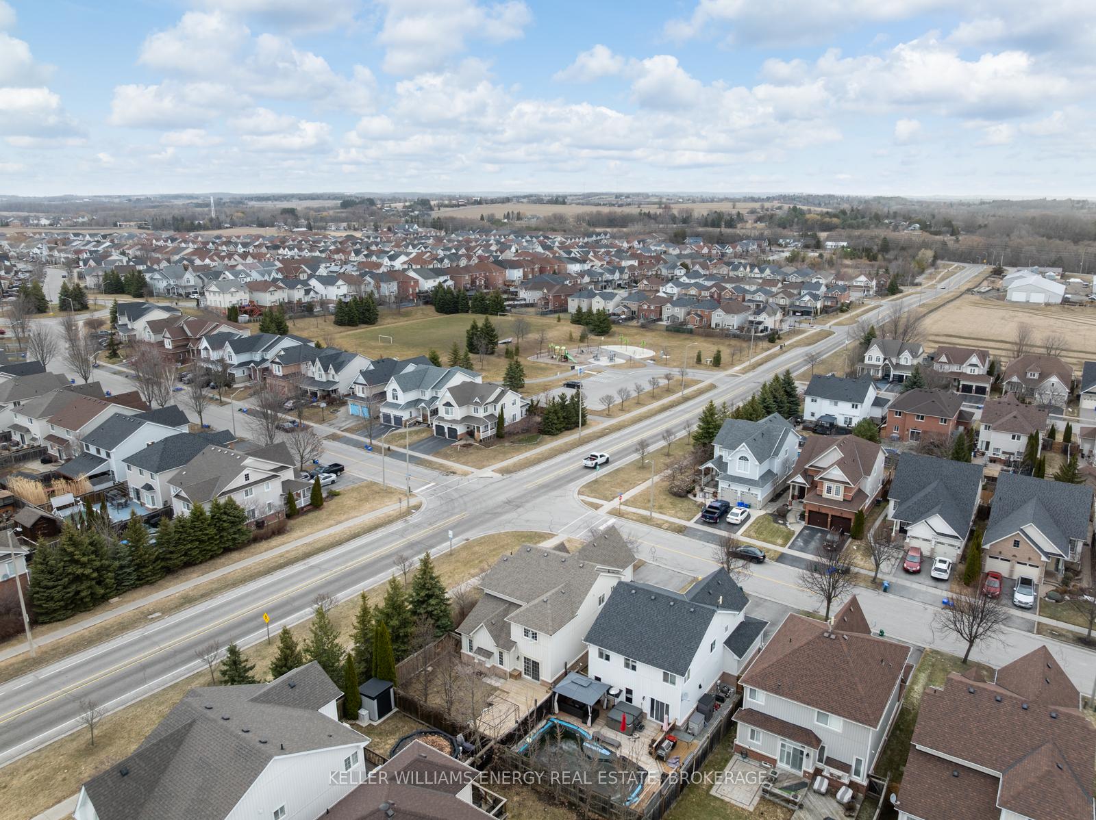 Photo 41 of 1090 Loganberry Street, Oshawa, Pinecrest — HOMEH