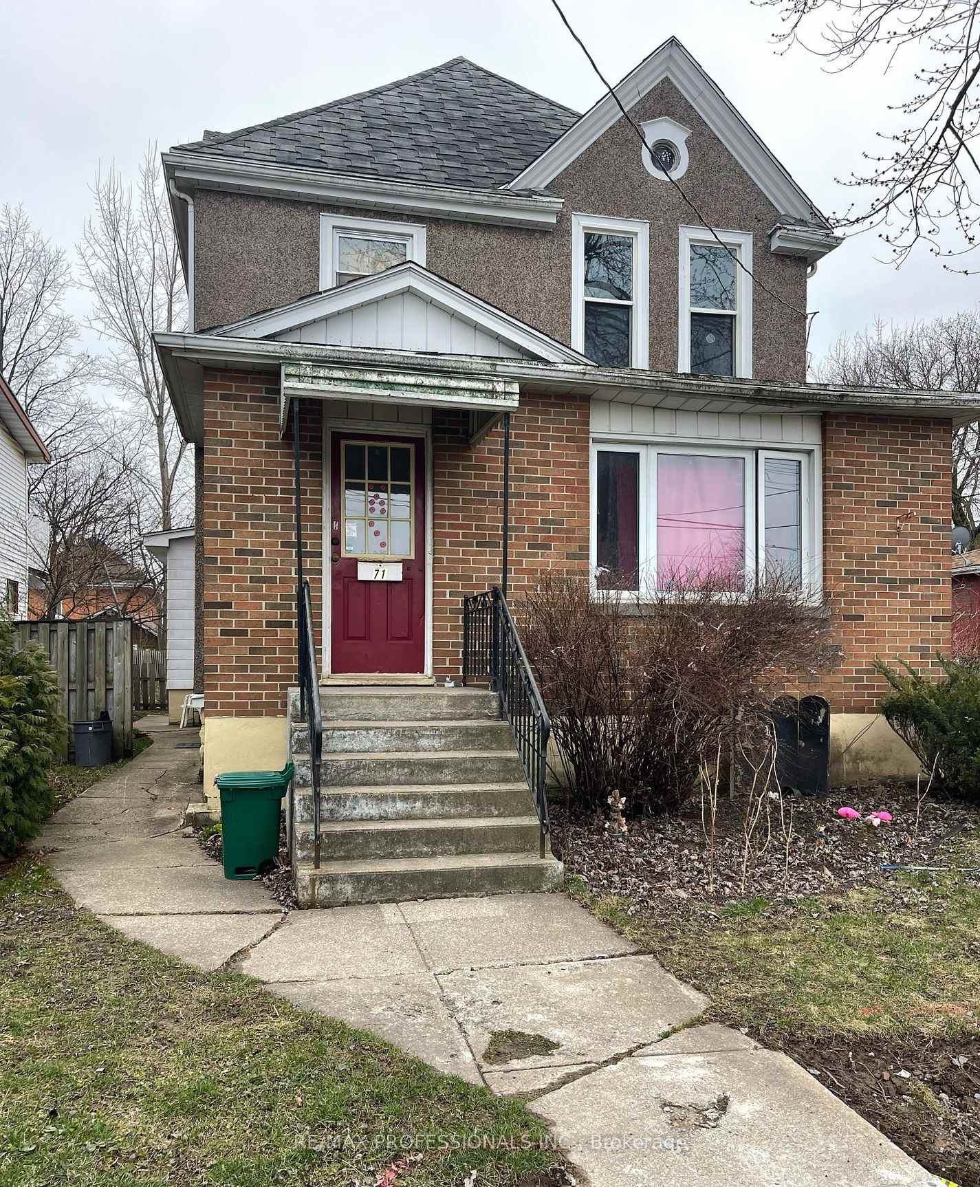 Photo 5 of 71 Young Street, Welland, Welland Downtown — HOMEH