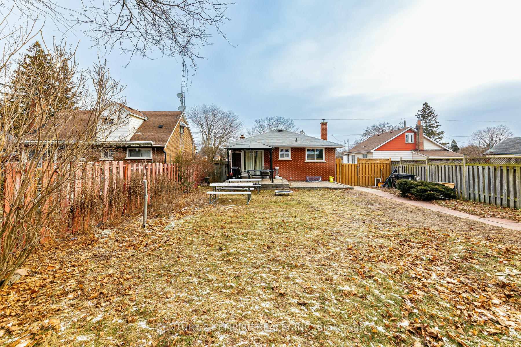 Photo 37 of 1156 Somerville Street, Oshawa, Centennial — HOMEH