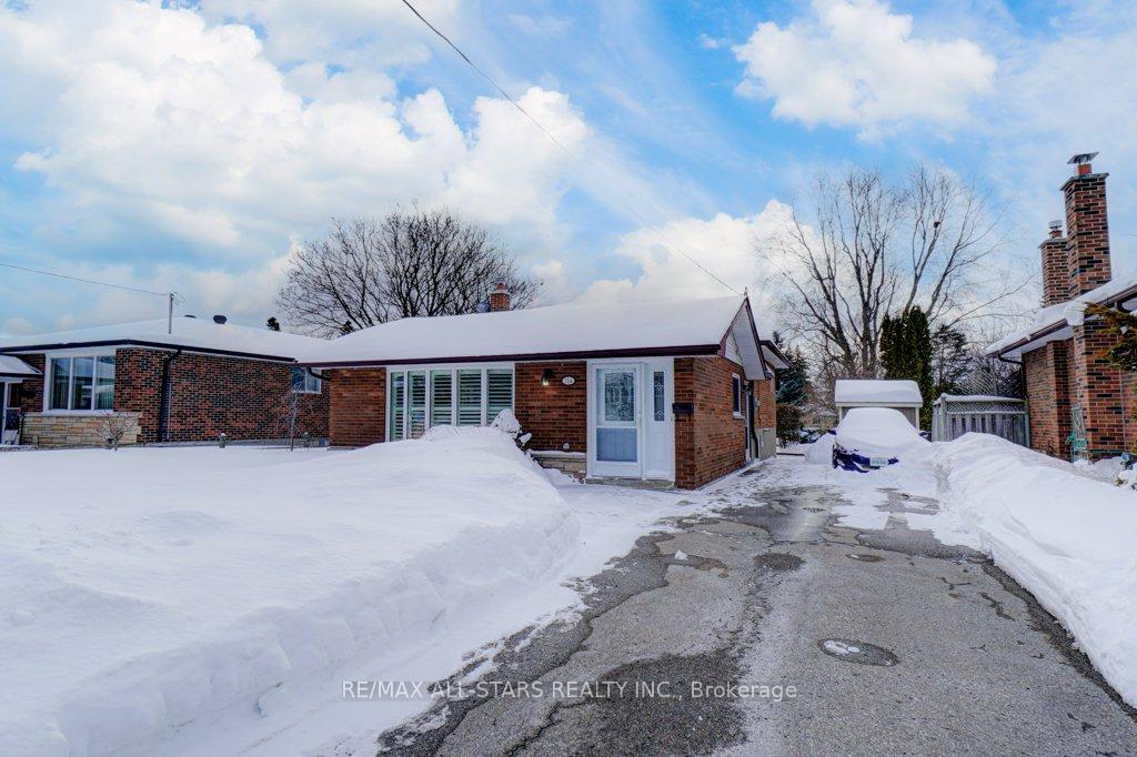 Photo 1 of 214 Bowman Avenue, Whitby, Blue Grass Meadows — HOMEH