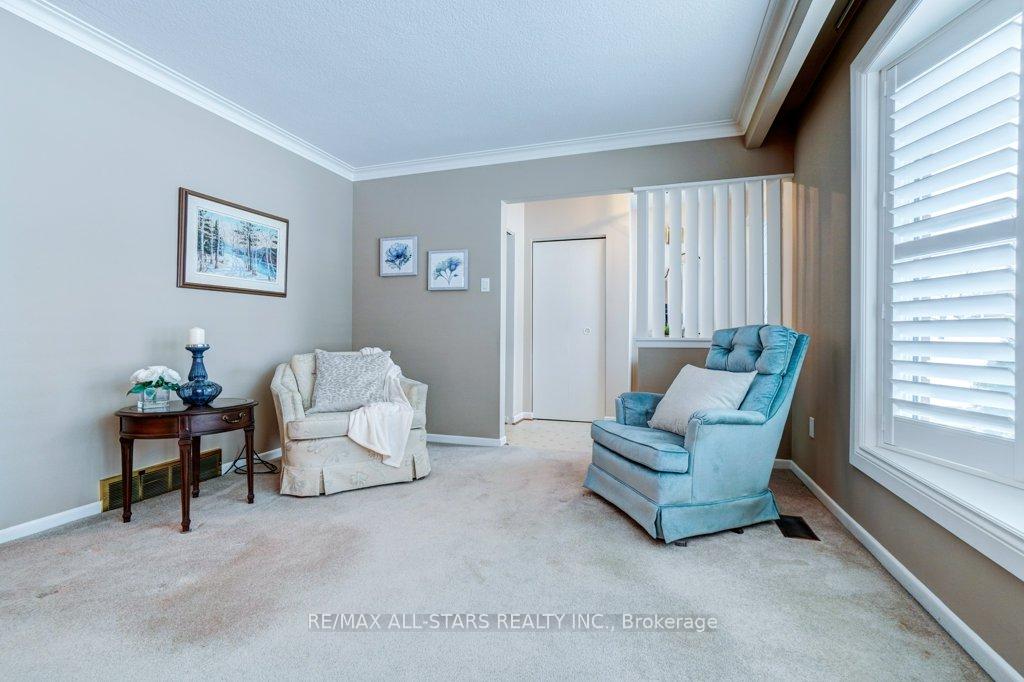 Photo 6 of 214 Bowman Avenue, Whitby, Blue Grass Meadows — HOMEH