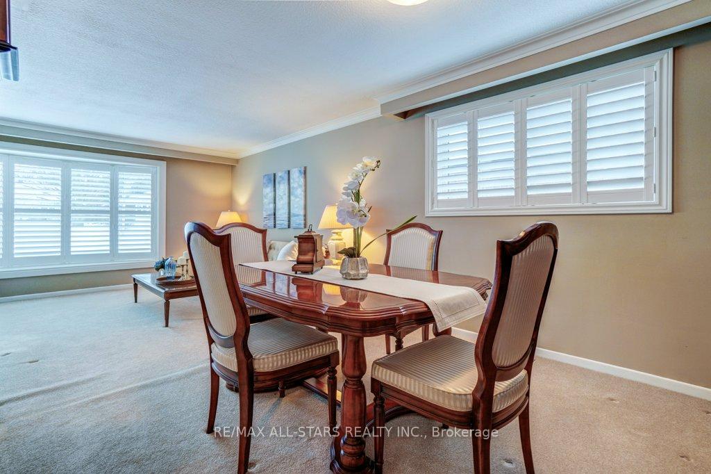 Photo 10 of 214 Bowman Avenue, Whitby, Blue Grass Meadows — HOMEH