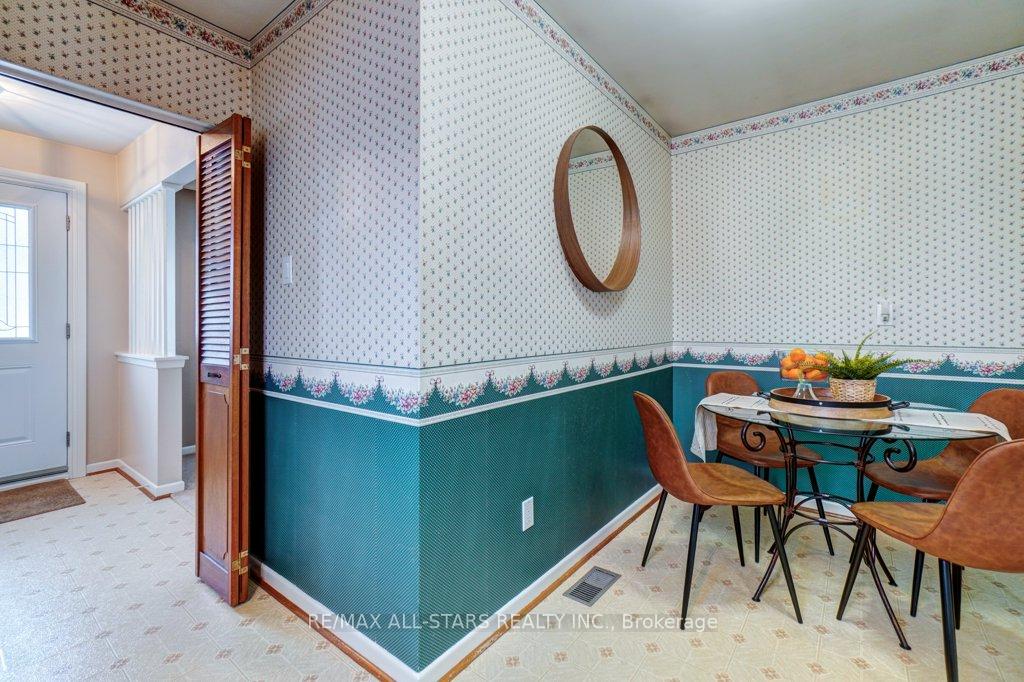 Photo 15 of 214 Bowman Avenue, Whitby, Blue Grass Meadows — HOMEH
