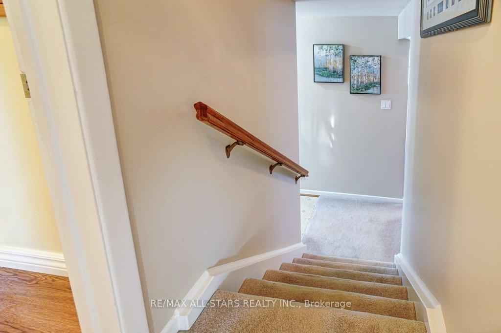 Photo 18 of 214 Bowman Avenue, Whitby, Blue Grass Meadows — HOMEH