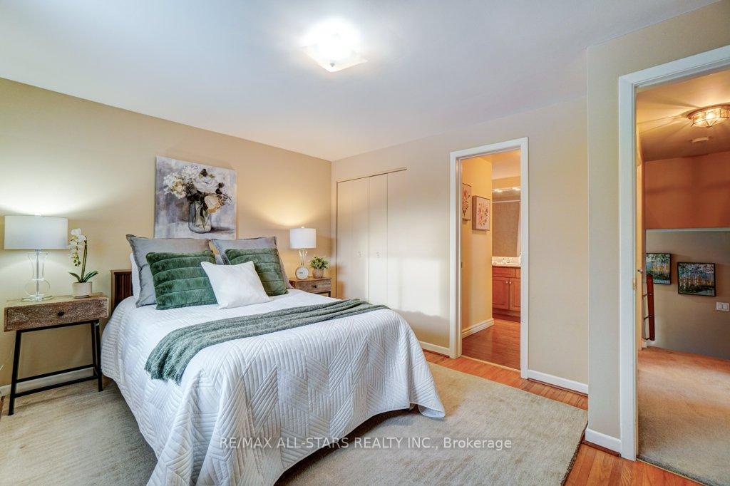 Photo 20 of 214 Bowman Avenue, Whitby, Blue Grass Meadows — HOMEH