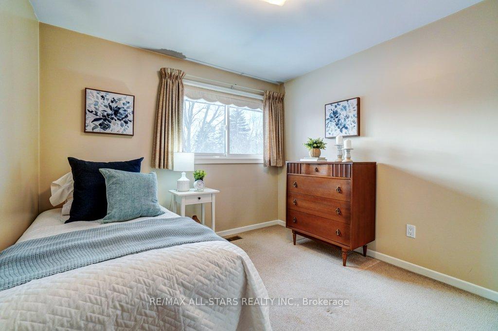 Photo 30 of 214 Bowman Avenue, Whitby, Blue Grass Meadows — HOMEH
