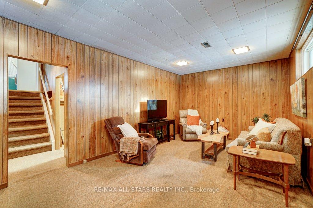 Photo 32 of 214 Bowman Avenue, Whitby, Blue Grass Meadows — HOMEH