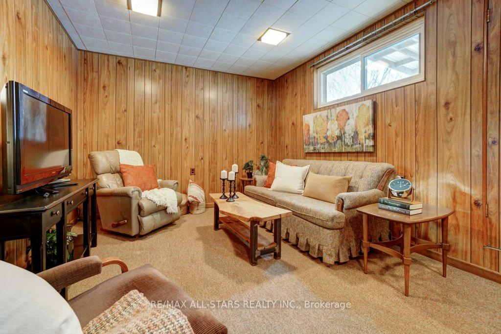 Photo 33 of 214 Bowman Avenue, Whitby, Blue Grass Meadows — HOMEH