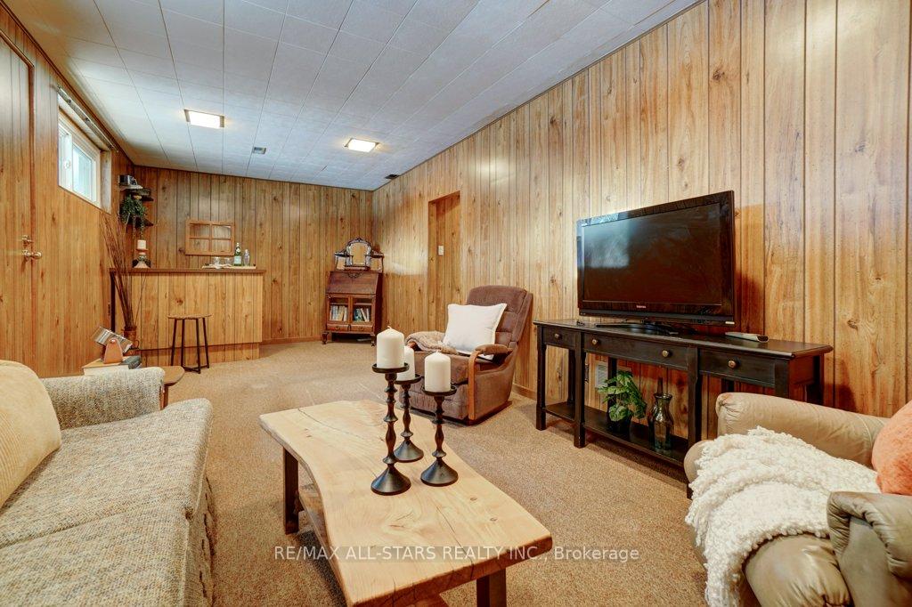 Photo 34 of 214 Bowman Avenue, Whitby, Blue Grass Meadows — HOMEH
