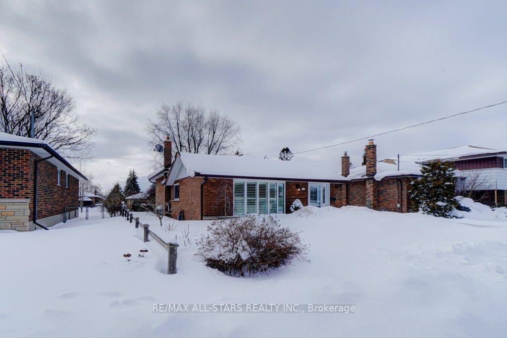 Photo 40 of 214 Bowman Avenue, Whitby, Blue Grass Meadows — HOMEH