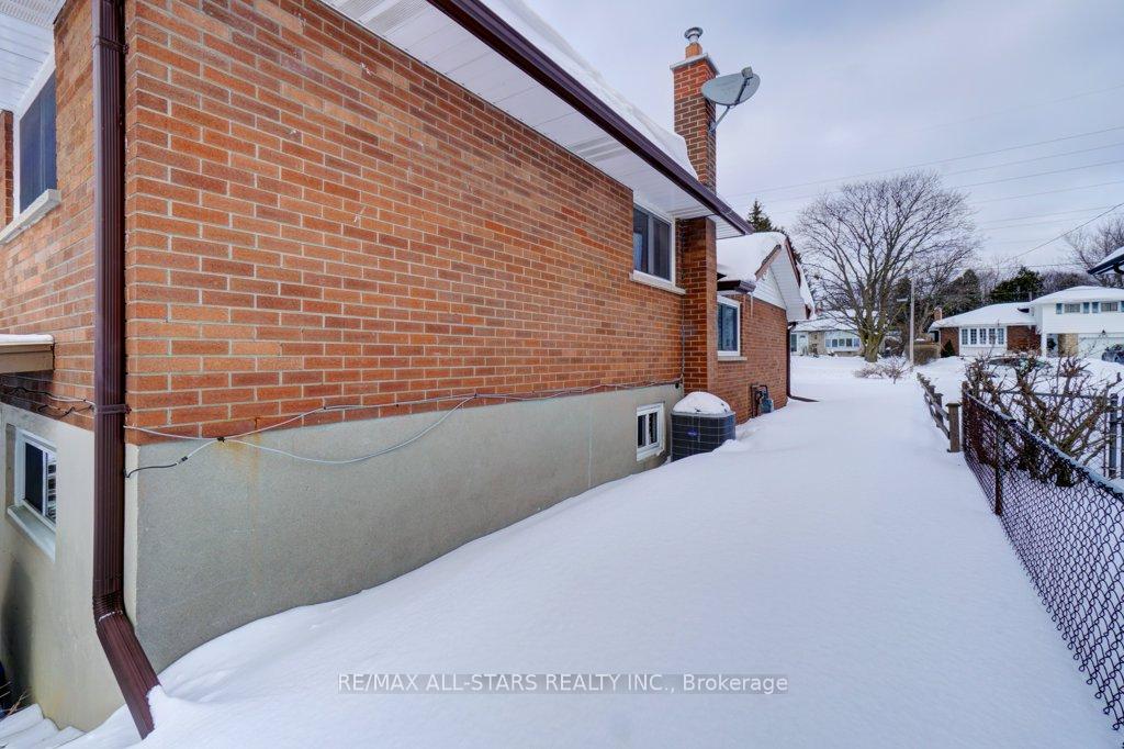 Photo 44 of 214 Bowman Avenue, Whitby, Blue Grass Meadows — HOMEH