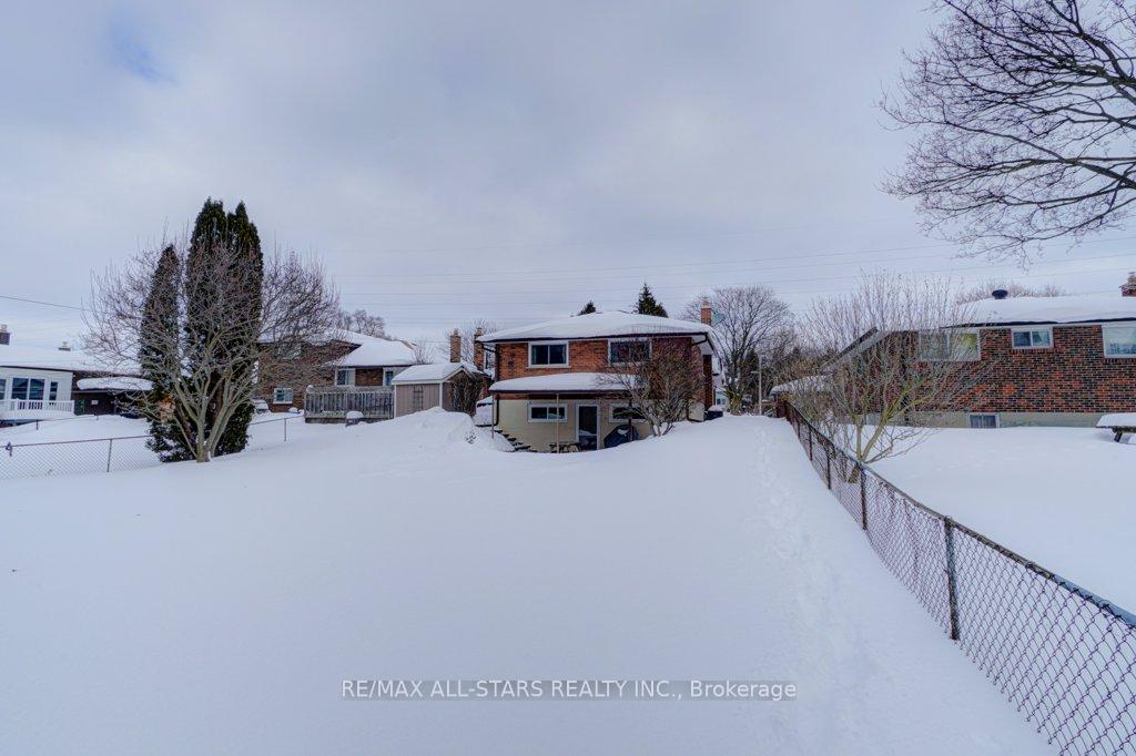 Photo 48 of 214 Bowman Avenue, Whitby, Blue Grass Meadows — HOMEH