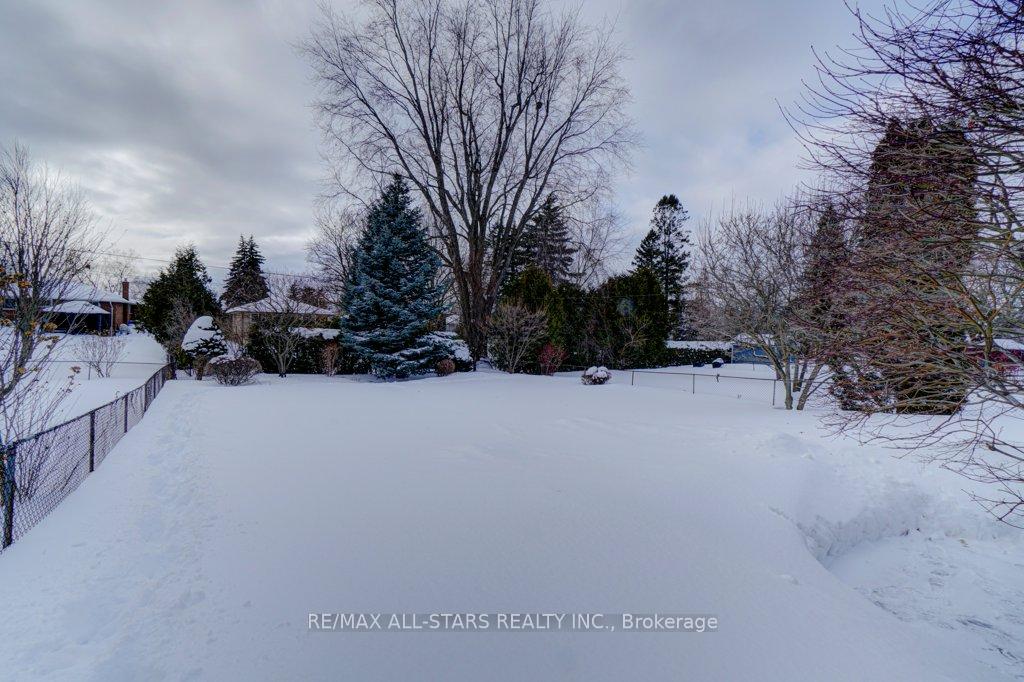 Photo 50 of 214 Bowman Avenue, Whitby, Blue Grass Meadows — HOMEH