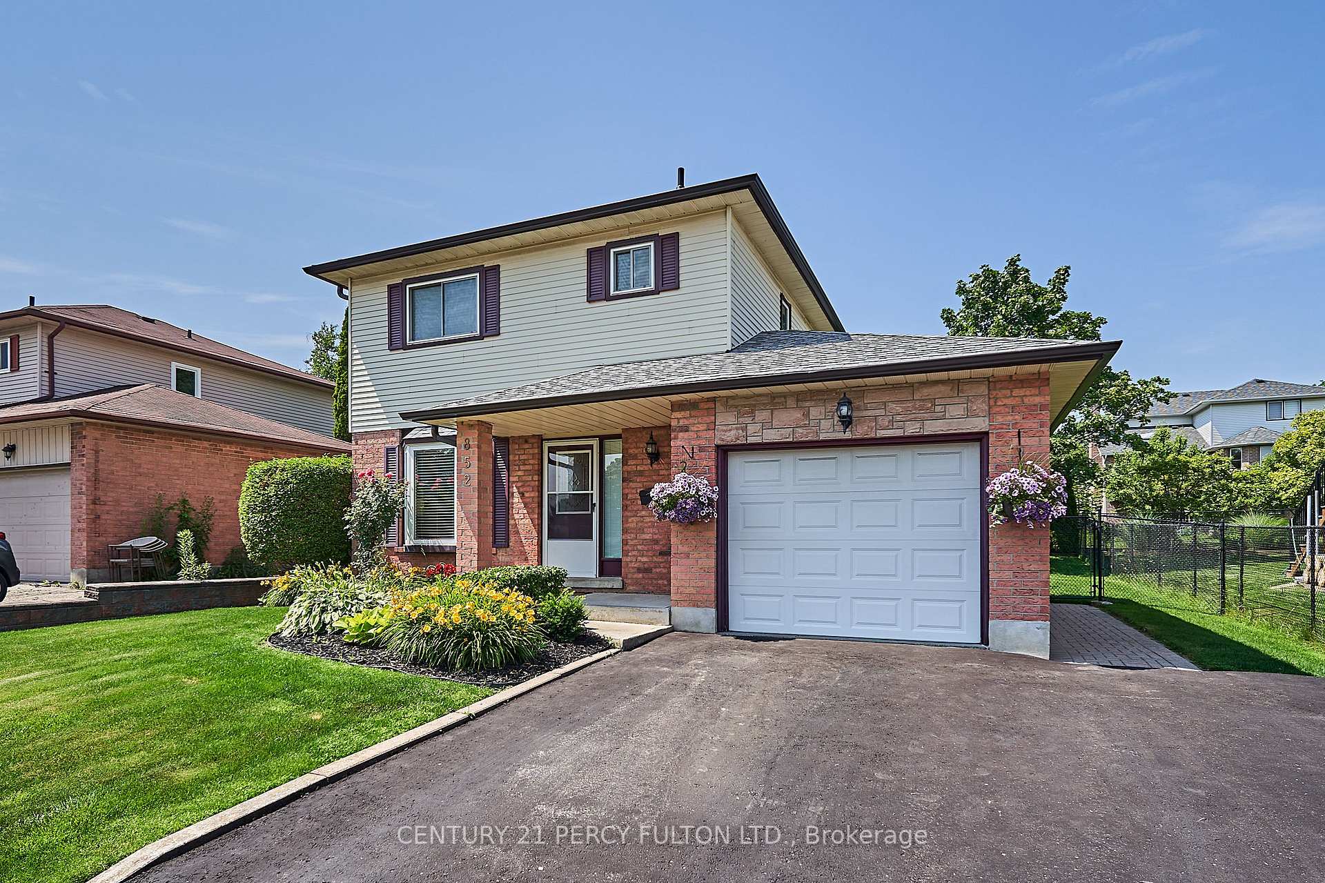 Photo 2 of 852 Copperfield Drive, Oshawa, Eastdale — HOMEH